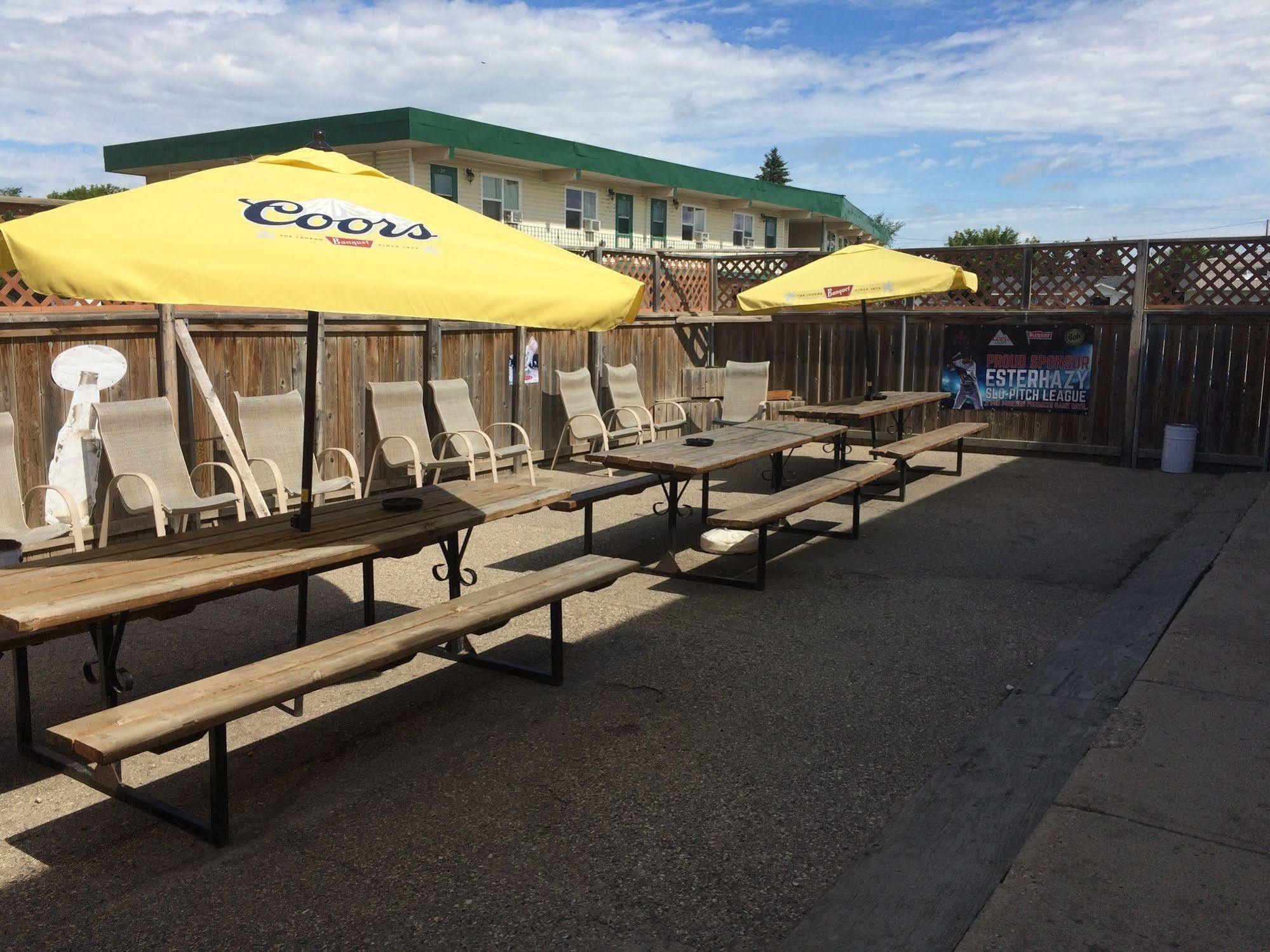 Esterhazy Motor Hotel Exterior foto